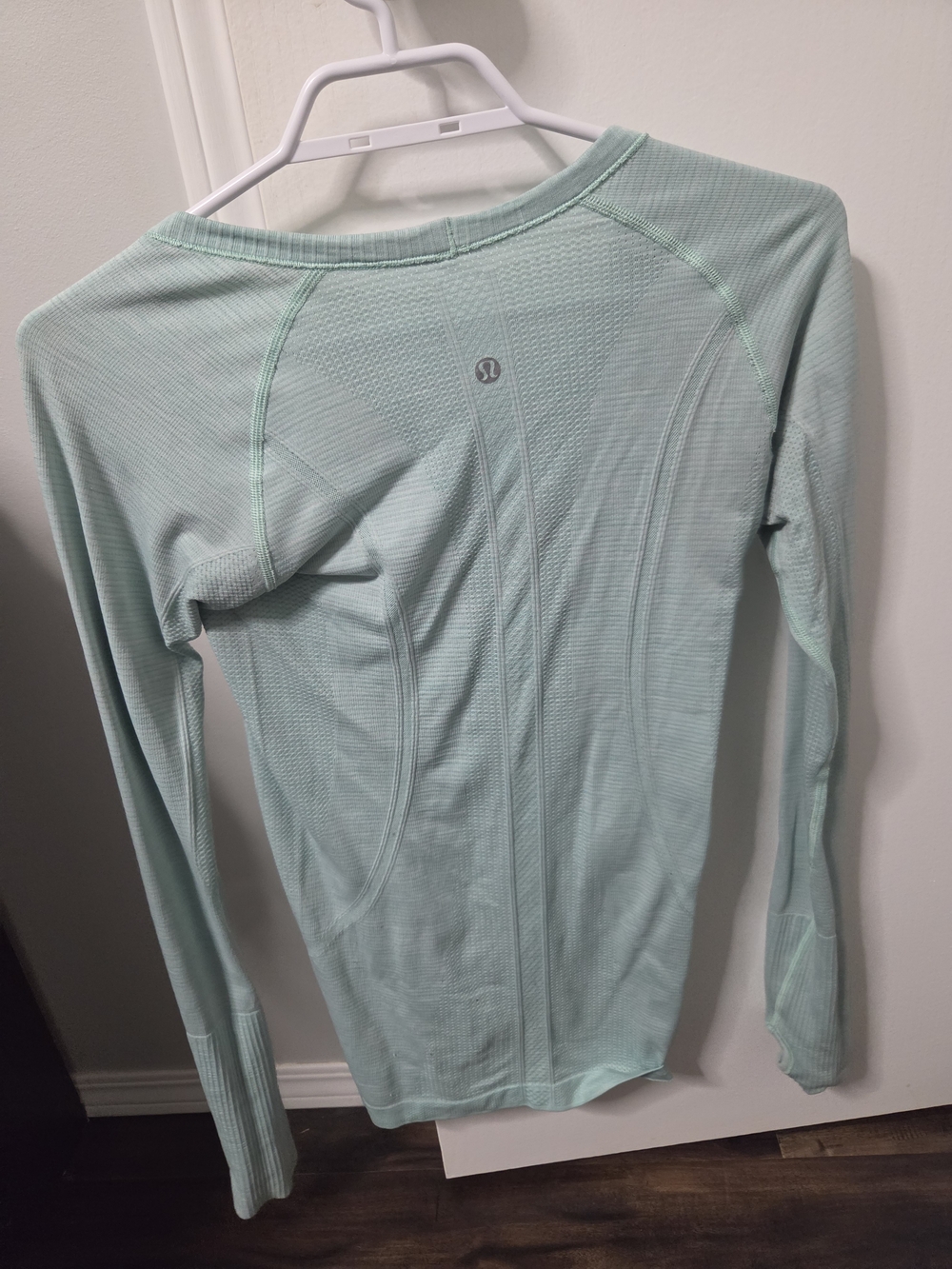 lululemon athletica Long-Sleeve Seamless Top - Light Mint